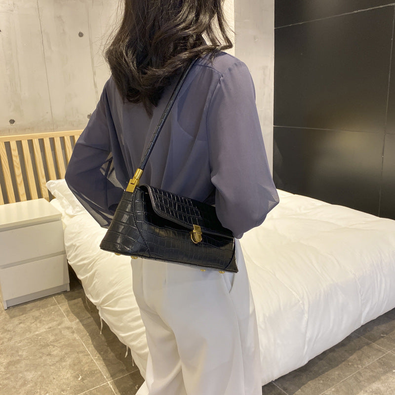 Ladies carry underarm bag